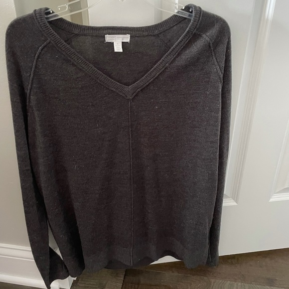 V-neck Long Sleeve Sweater XL - Picture 2 of 4